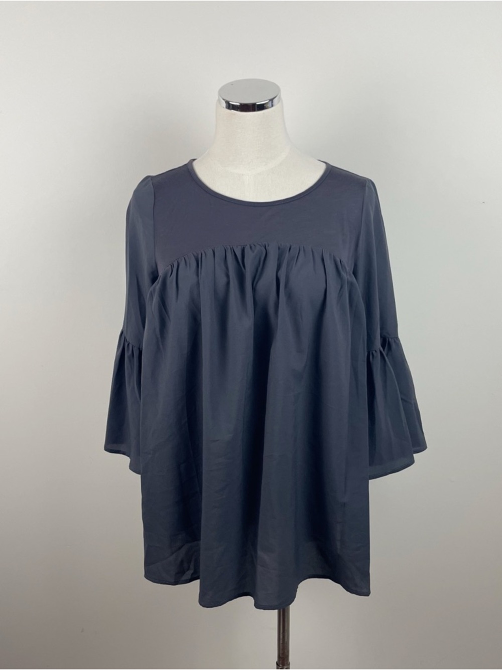 French Connection Gray Bell Sleeve Blouse Top Women Size XS Extra Small